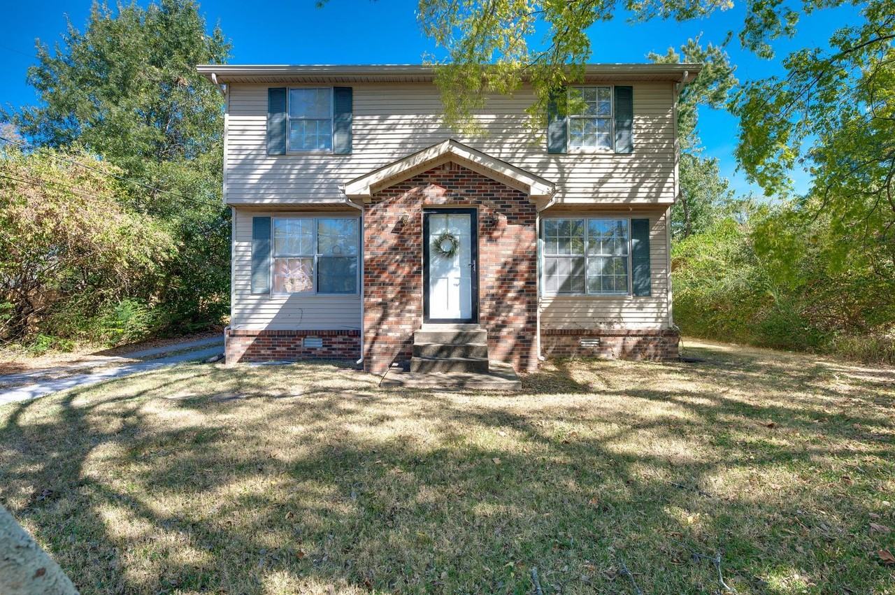 7480 Harrow Dr - Photo 4 of 33