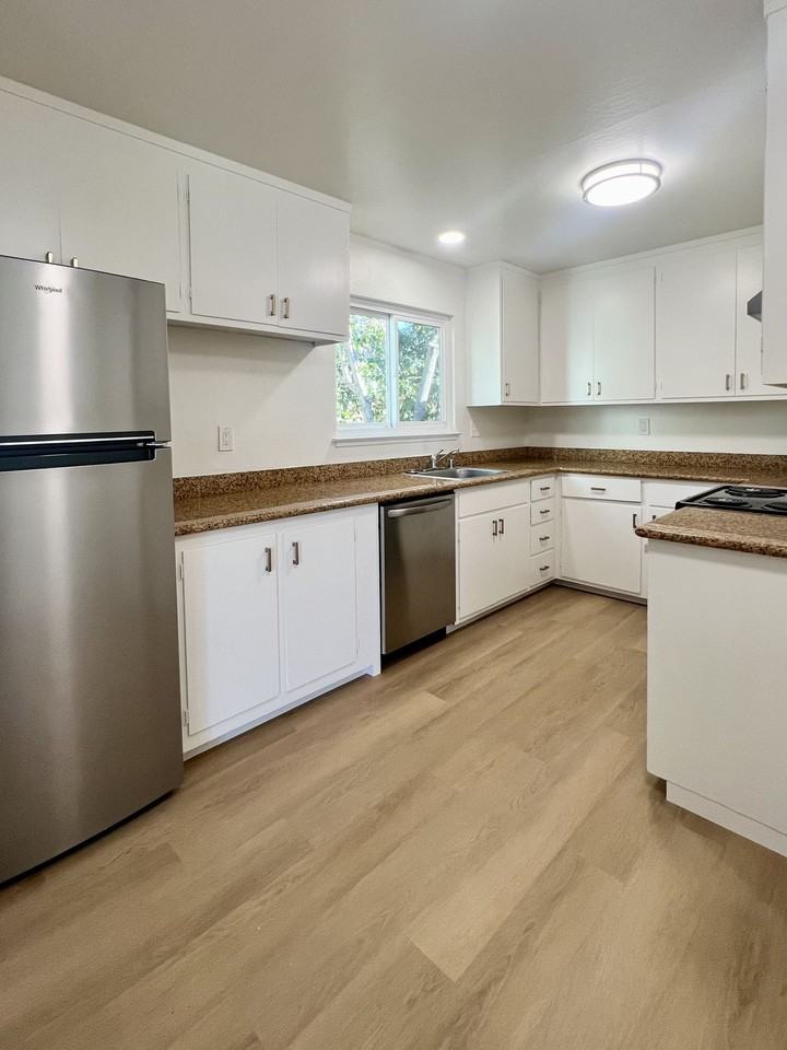 1540 Hudson St #302 - Photo 7 of 28