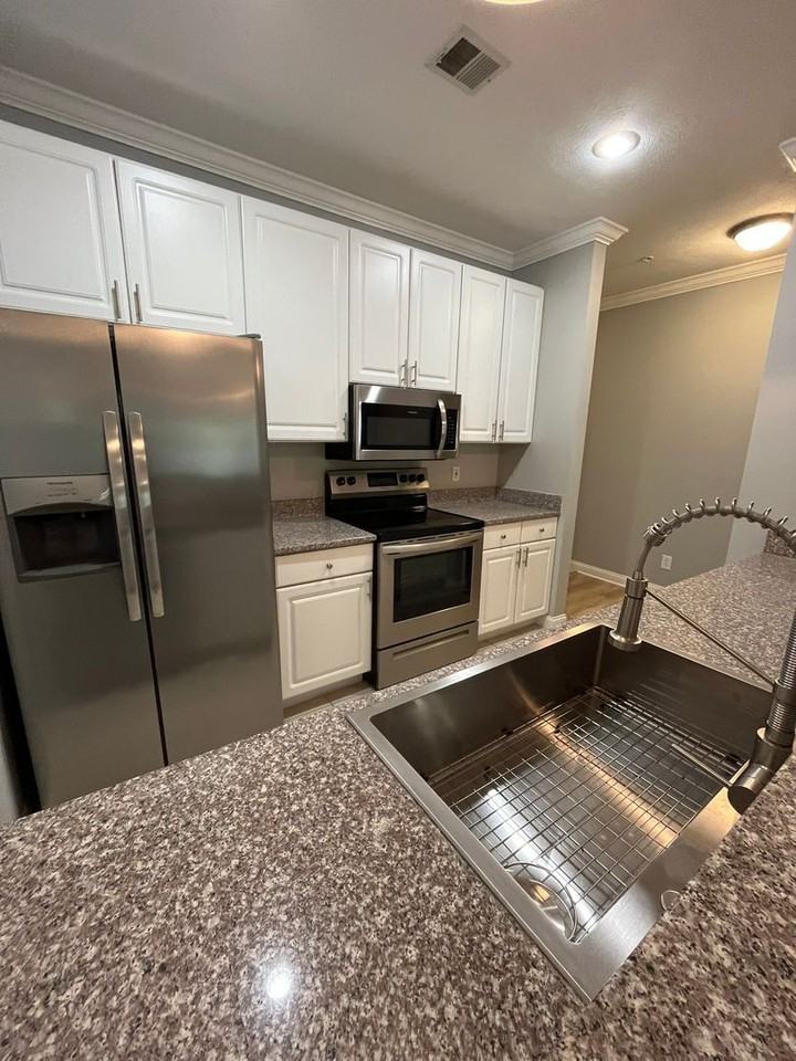 2245 Riverside Dr #311