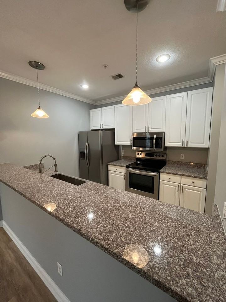 2245 Riverside Dr #311 - Photo 5 of 20