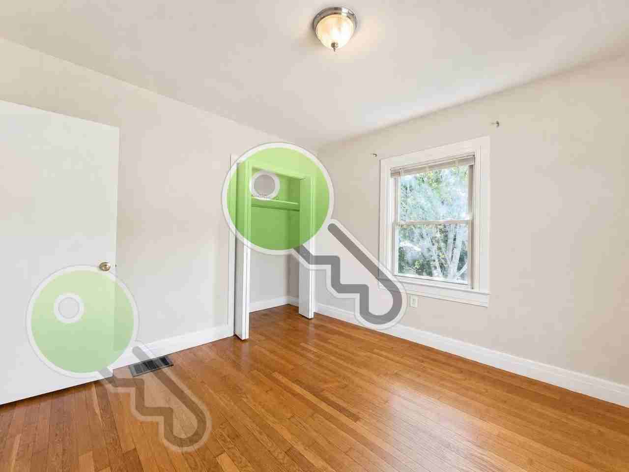 122 W Moody Ave - Photo 6 of 33