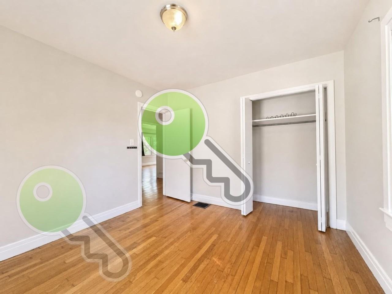 122 W Moody Ave - Photo 7 of 33