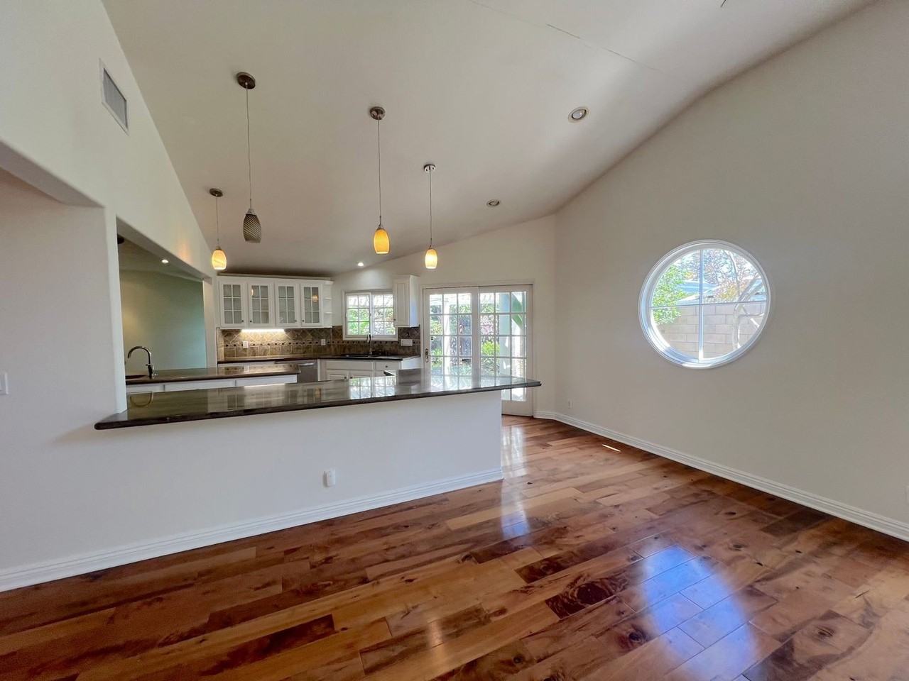 3362 Druid Ln - Photo 6 of 40