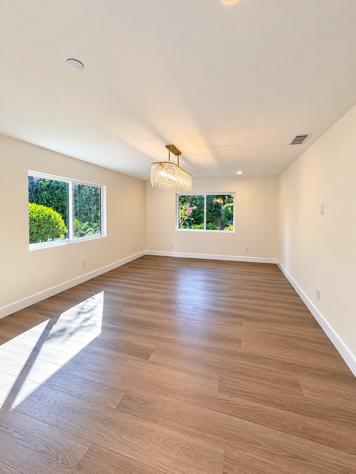 7214 Fallbrook Ave - Photo 4 of 26