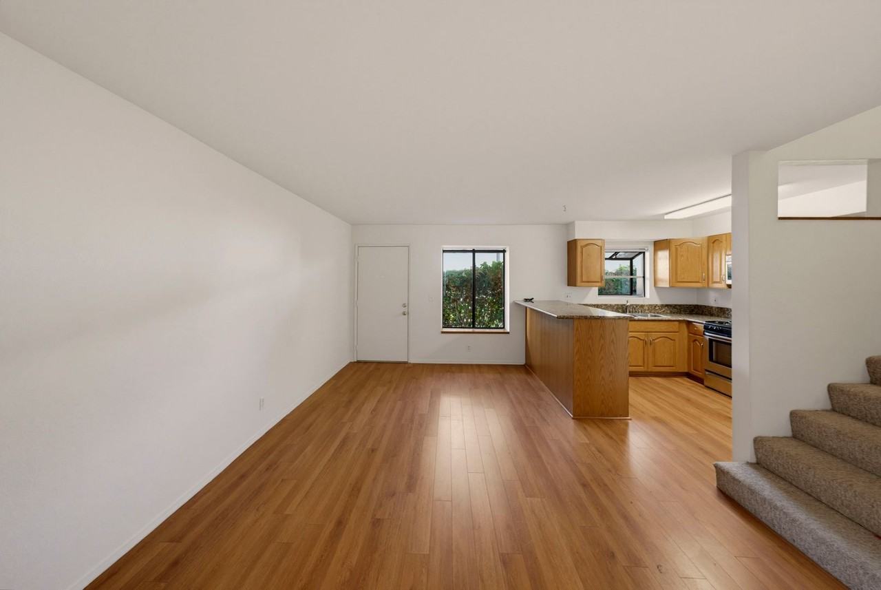 5018 Denny Ave - Photo 2 of 29