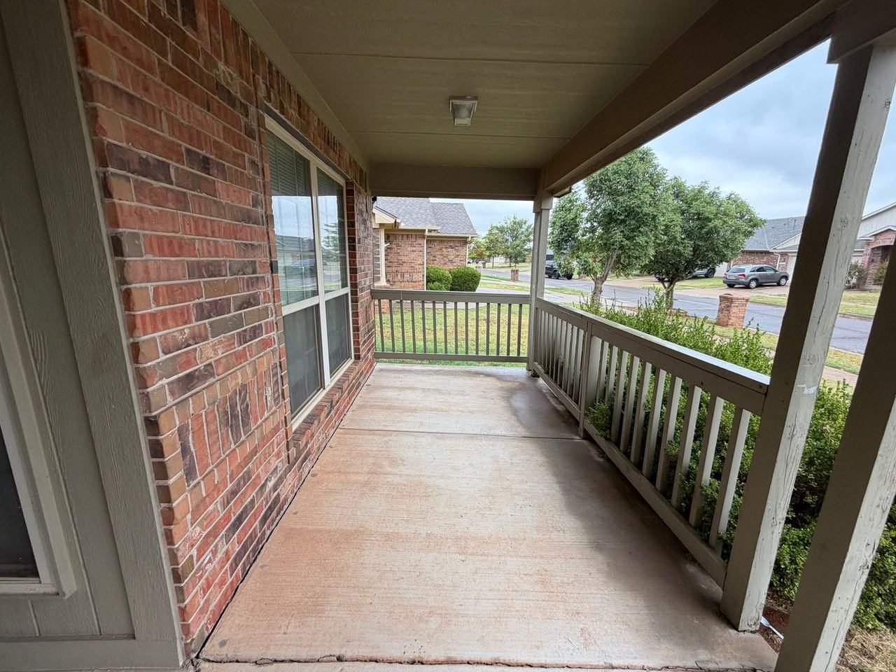 18205 Piedra Dr - Photo 4 of 34