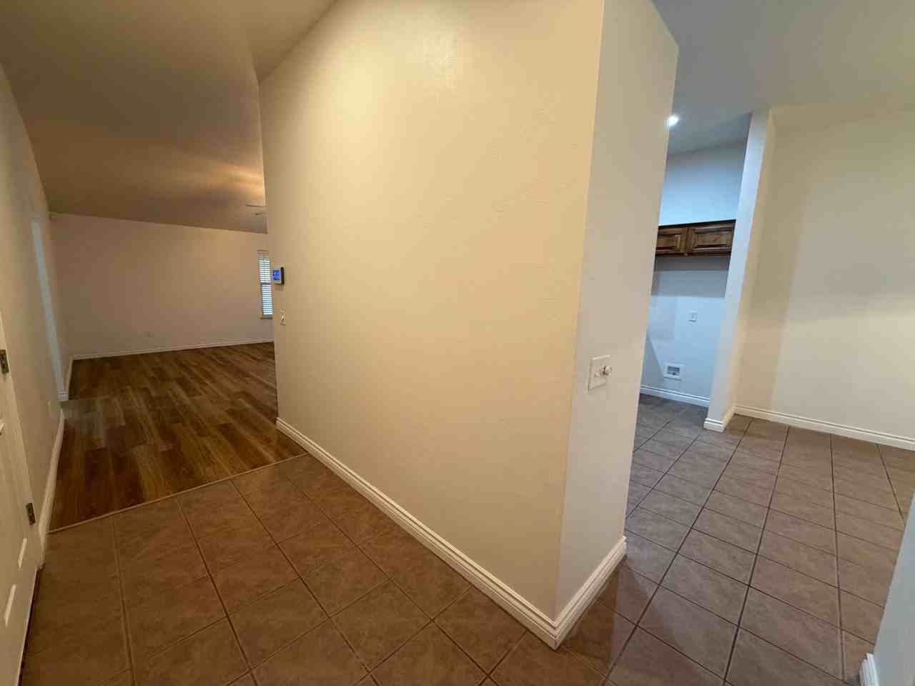 18205 Piedra Dr - Photo 5 of 34