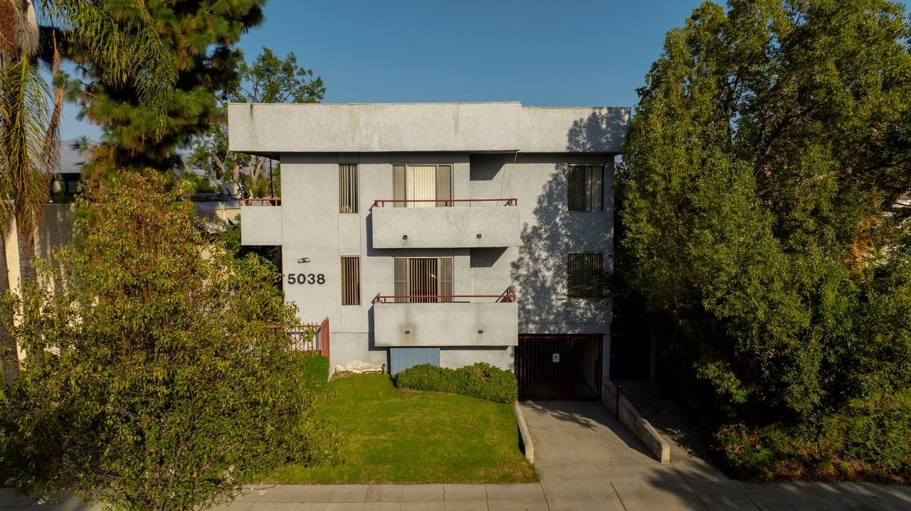 5038 Cahuenga - Photo 2 of 5