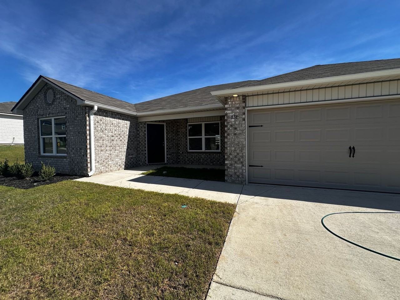 856 Ashford Dr - Photo 2 of 18