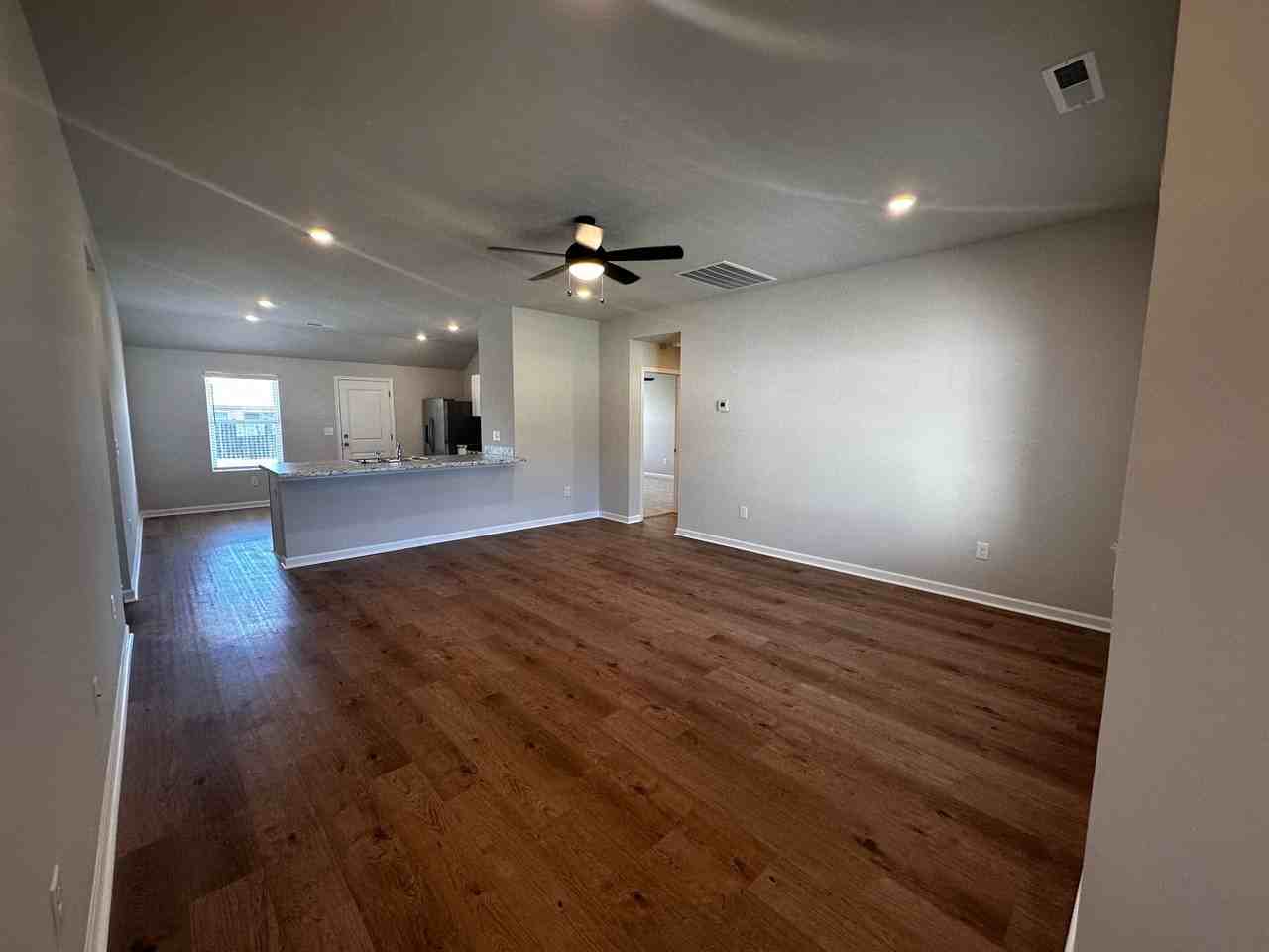 856 Ashford Dr - Photo 3 of 18