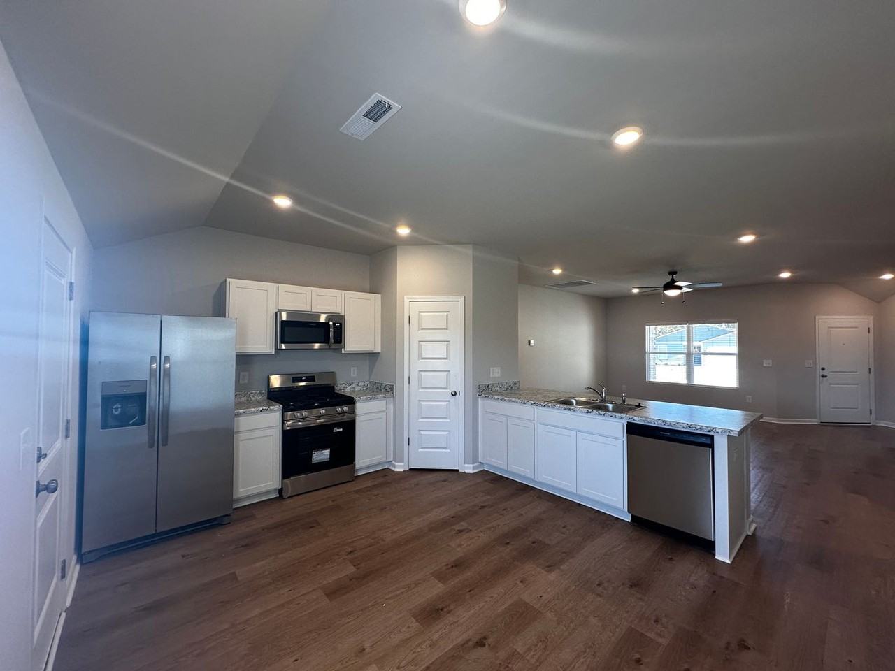 856 Ashford Dr - Photo 6 of 18
