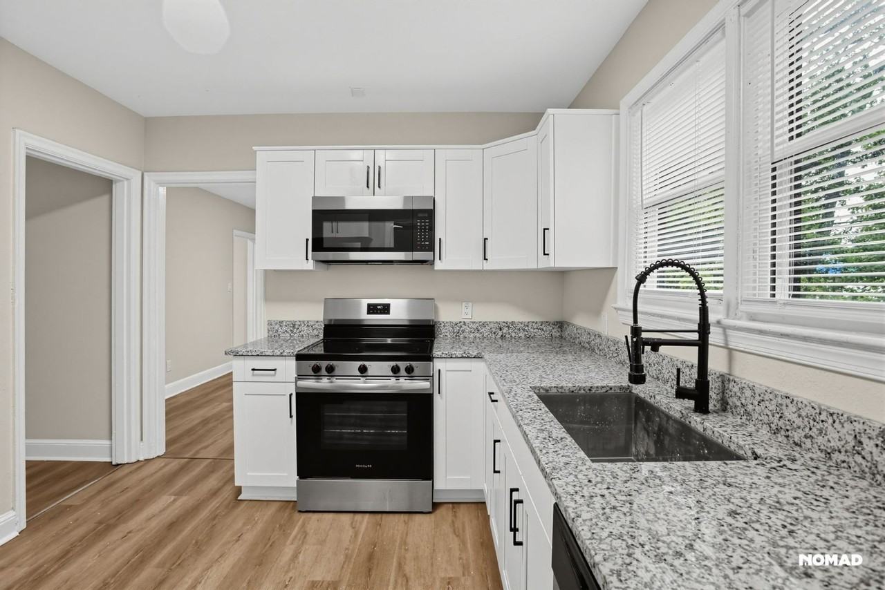 548 Lasalle Ave - Photo 5 of 32