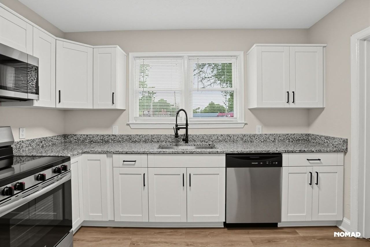 548 Lasalle Ave - Photo 6 of 32