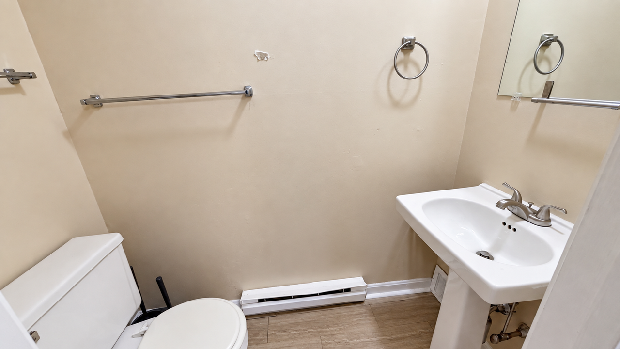 42 Broadview Ave - Photo 6 of 14