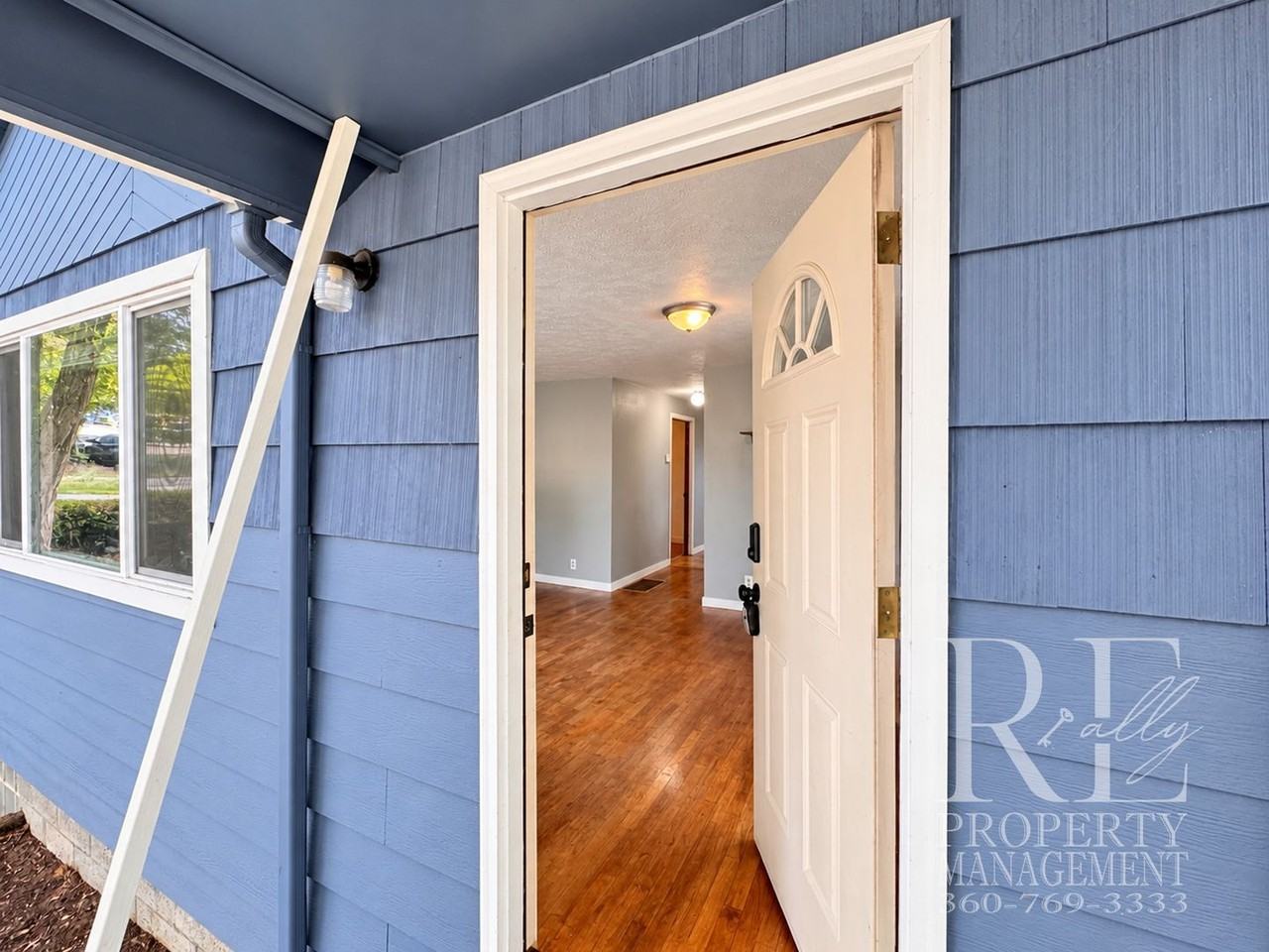 3625 W E St - Photo 2 of 30