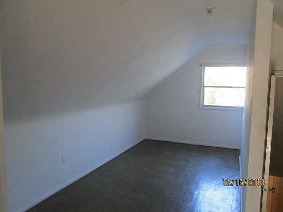 635 Saint John St - Photo 7 of 7