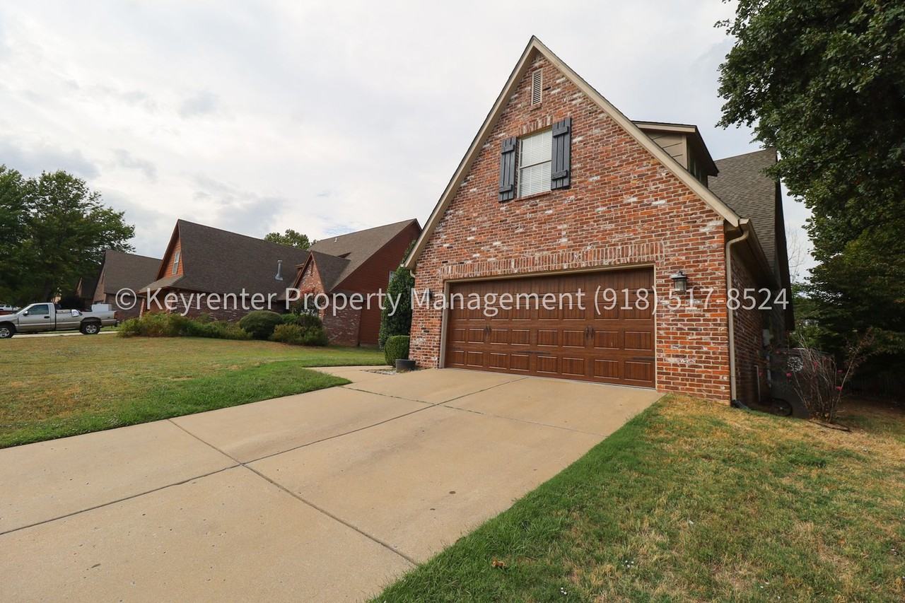 8703 E 95th Pl - Photo 3 of 50