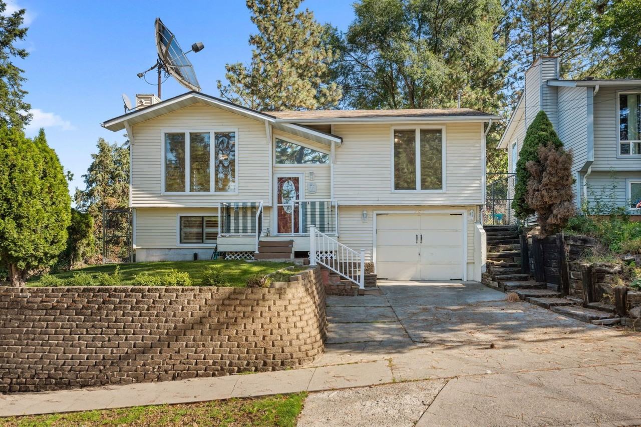 707 S Myrtle St - Photo 2 of 33