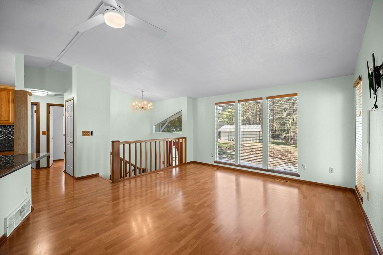 707 S Myrtle St - Photo 6 of 33