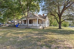 1203 N 5th St - Photo 1 of 1