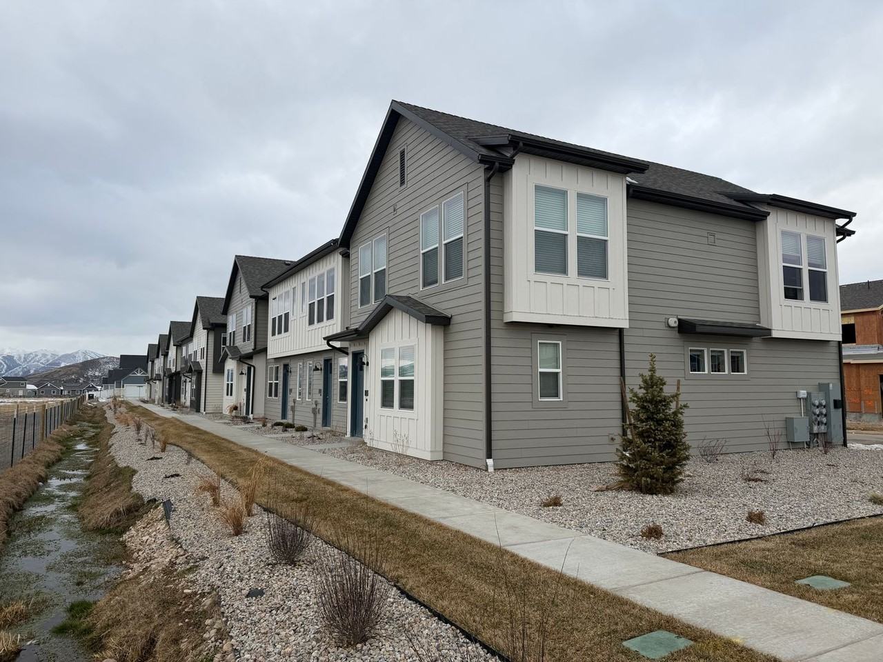 170 Grassy Knolls Path