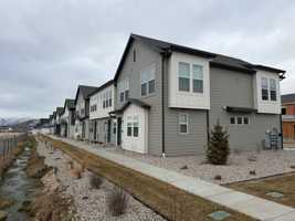 featured image of 170 Grassy Knolls Path