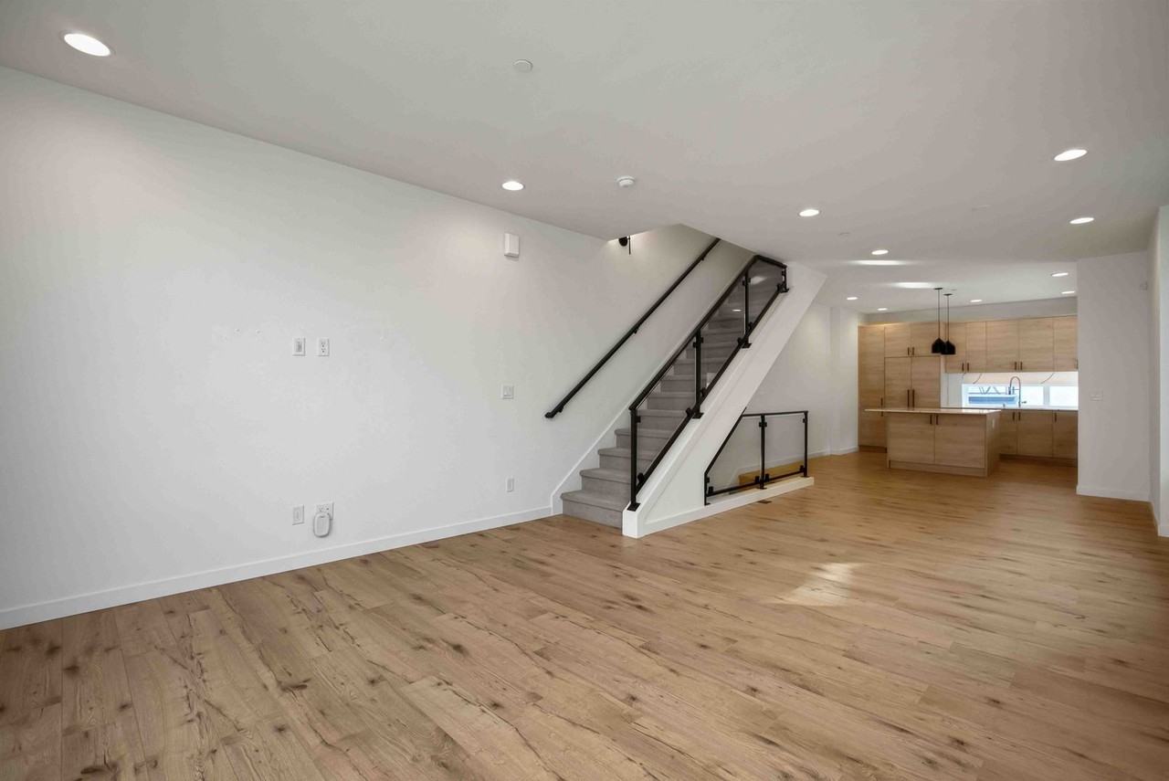 2624 Eastlake Ave E - Photo 5 of 50