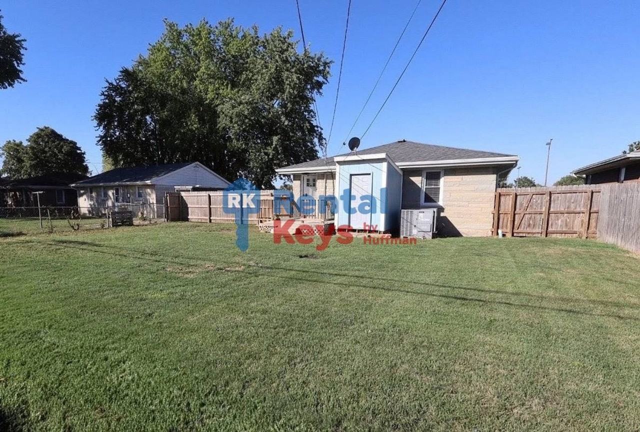 1705 N Boeke Rd - Photo 2 of 24
