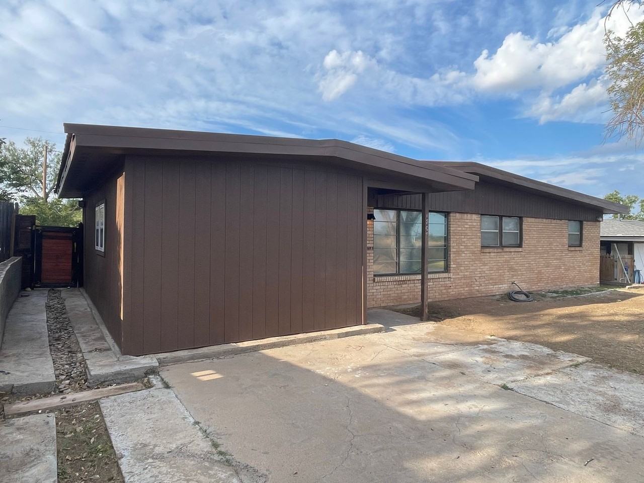 1707 Morrison Dr - Photo 2 of 26