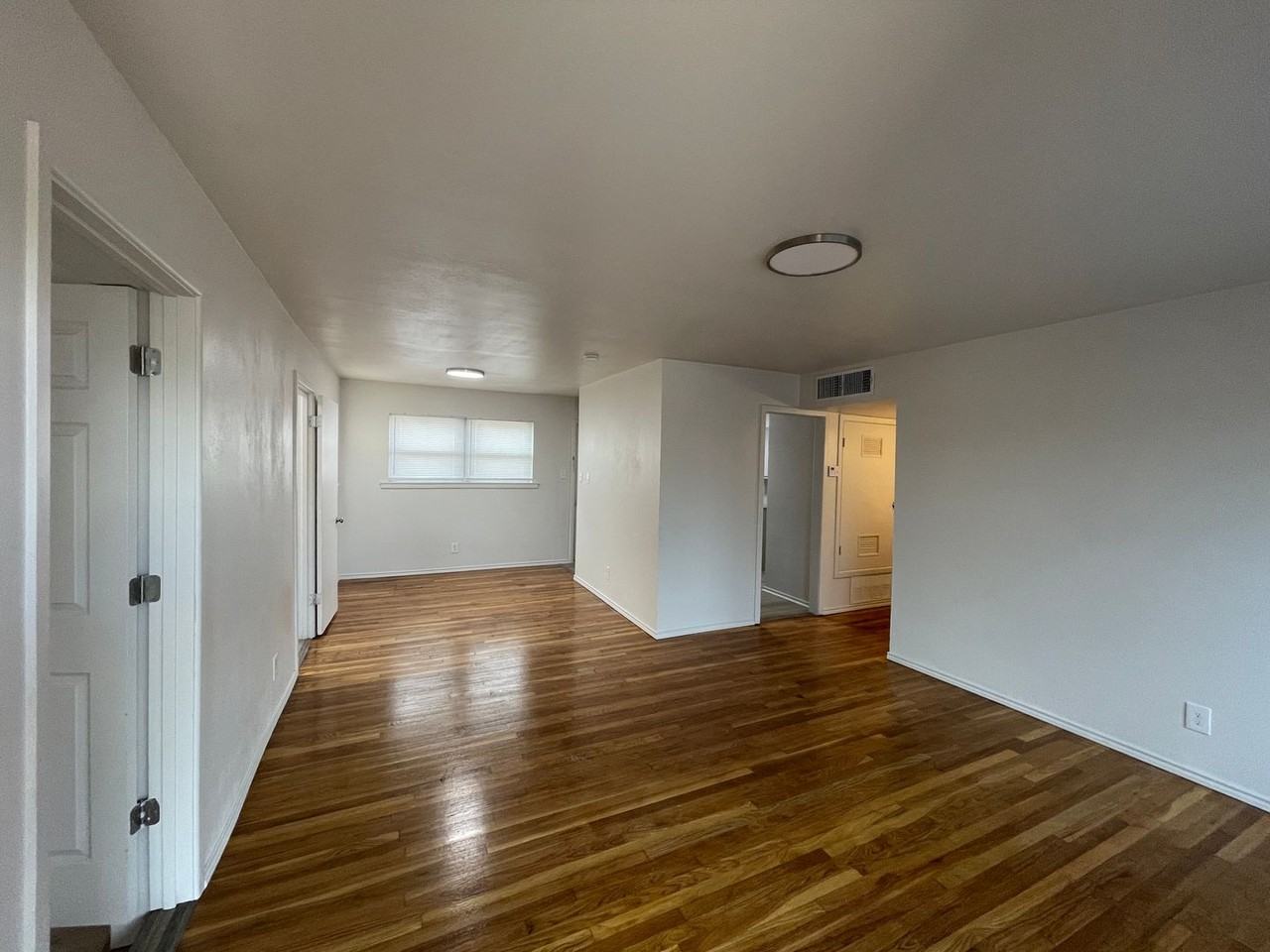 1707 Morrison Dr - Photo 3 of 26