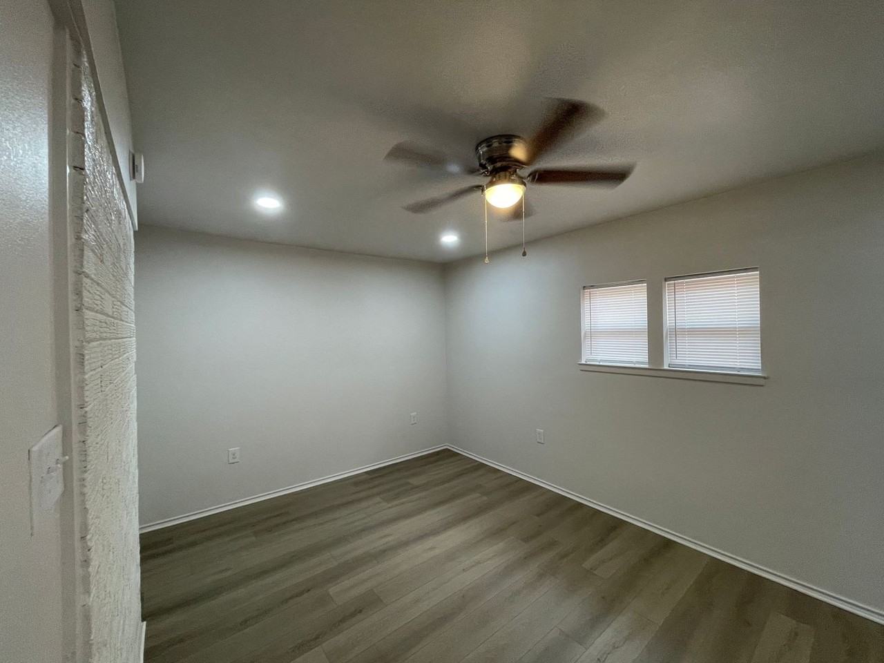 1707 Morrison Dr - Photo 6 of 26