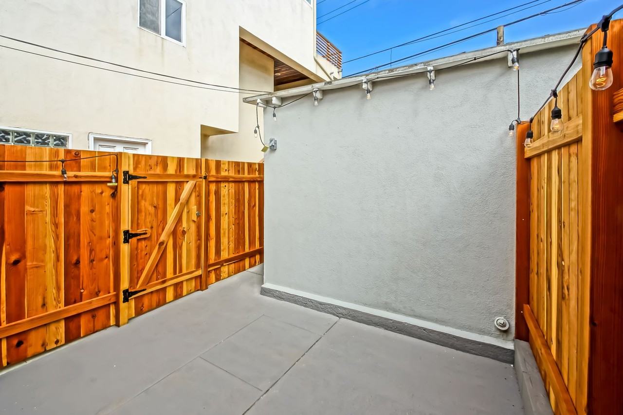 418 10th Pl - Photo 6 of 17