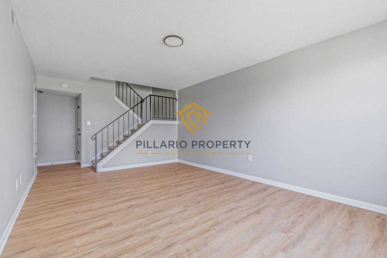 6025 Wingedfoot Ct - Photo 2 of 15