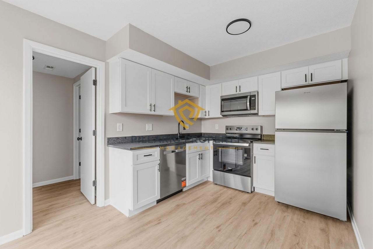 6025 Wingedfoot Ct - Photo 3 of 15