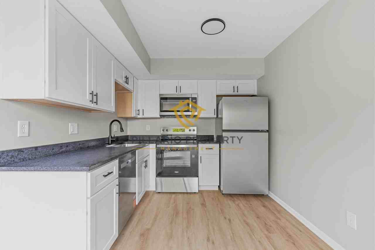 6025 Wingedfoot Ct - Photo 4 of 15