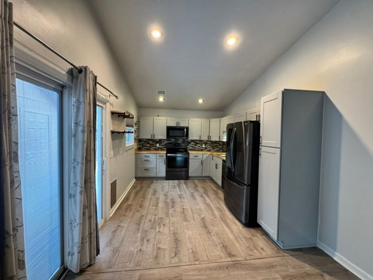 6809 Nw 63rd Ter - Photo 5 of 16