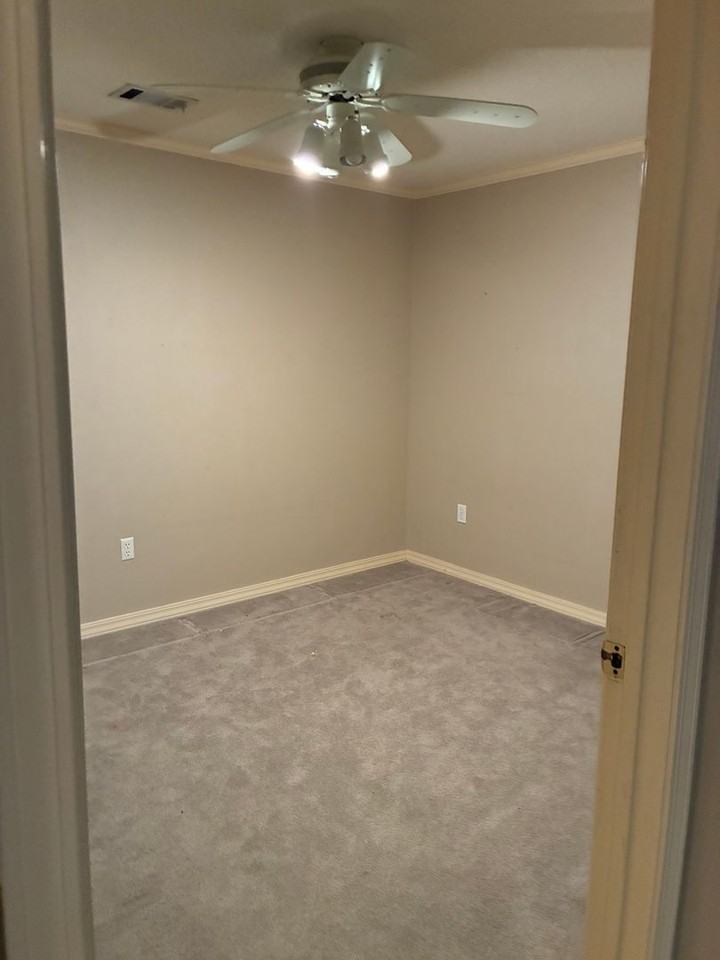 115 River Oaks Blvd - Photo 7 of 18