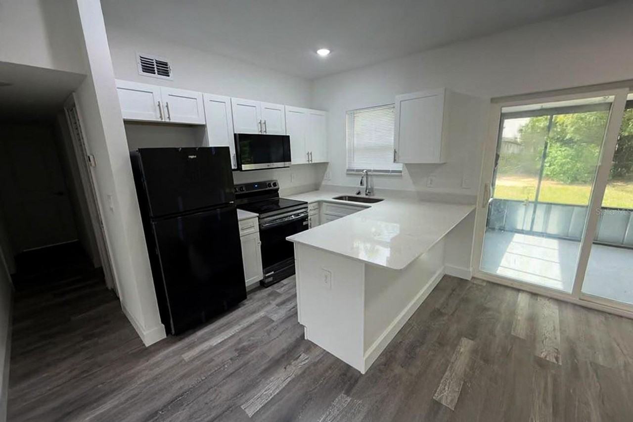 1701 Tallahassee Dr - Photo 2 of 6