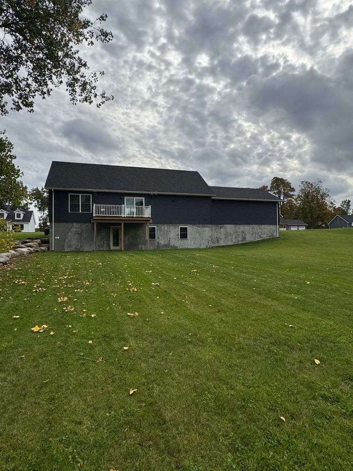 22193 Freedom Dr - Photo 4 of 8