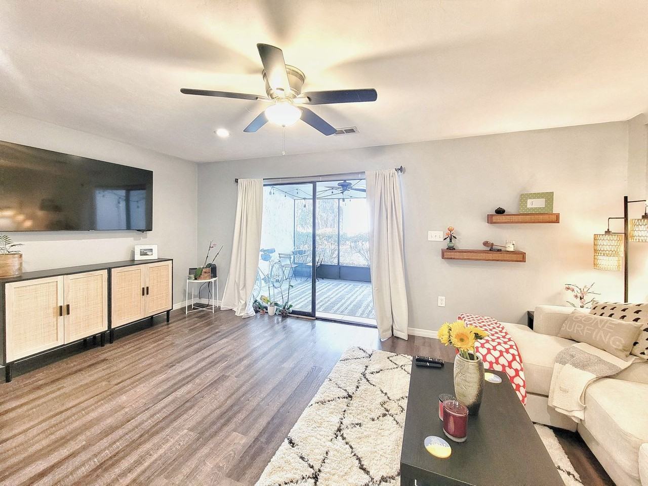 2830 Sw 14th Dr - Photo 4 of 21