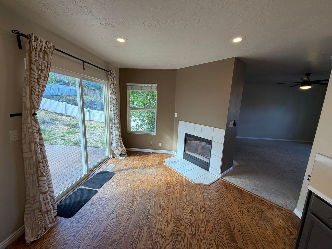 438 E Parowan Way - Photo 6 of 38