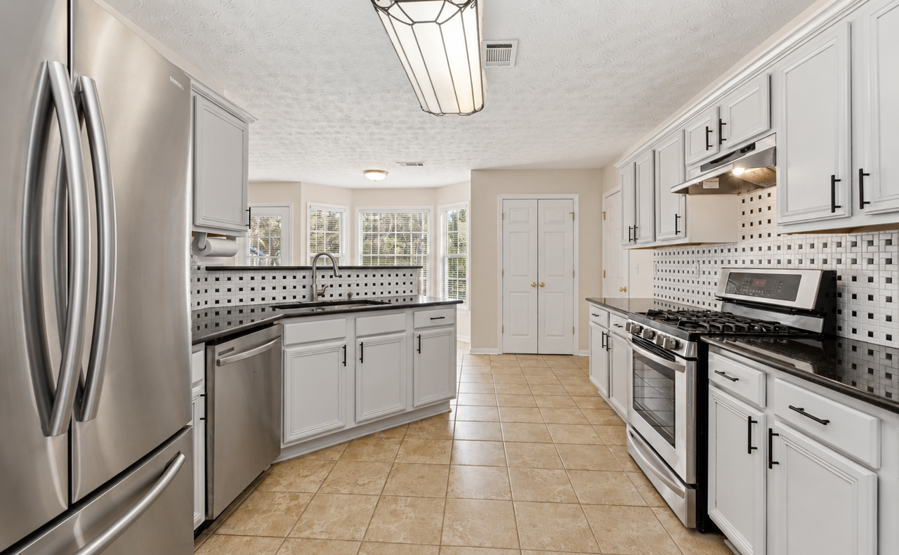 7272 Coral Lake Dr - Photo 5 of 16