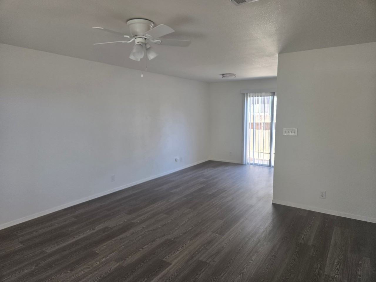 204 N H St - Photo 5 of 5
