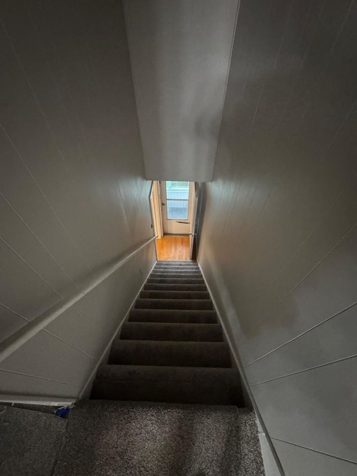370 Broadwell Ave - Photo 7 of 15