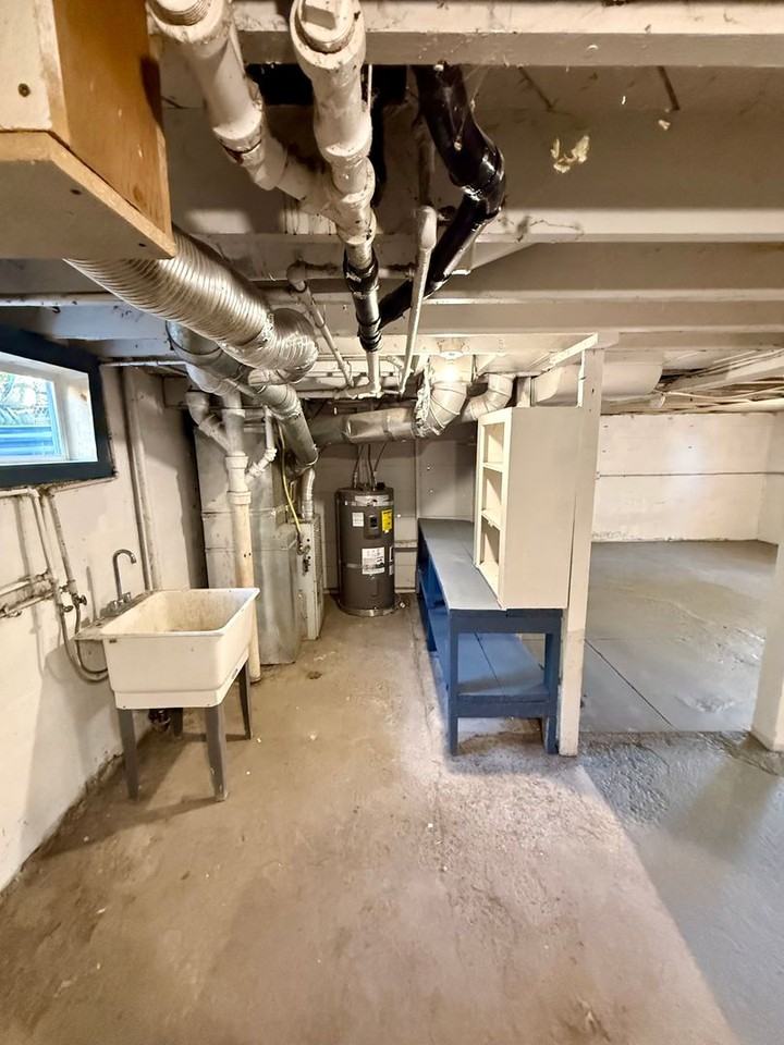 712 Mitchell St - Photo 3 of 14