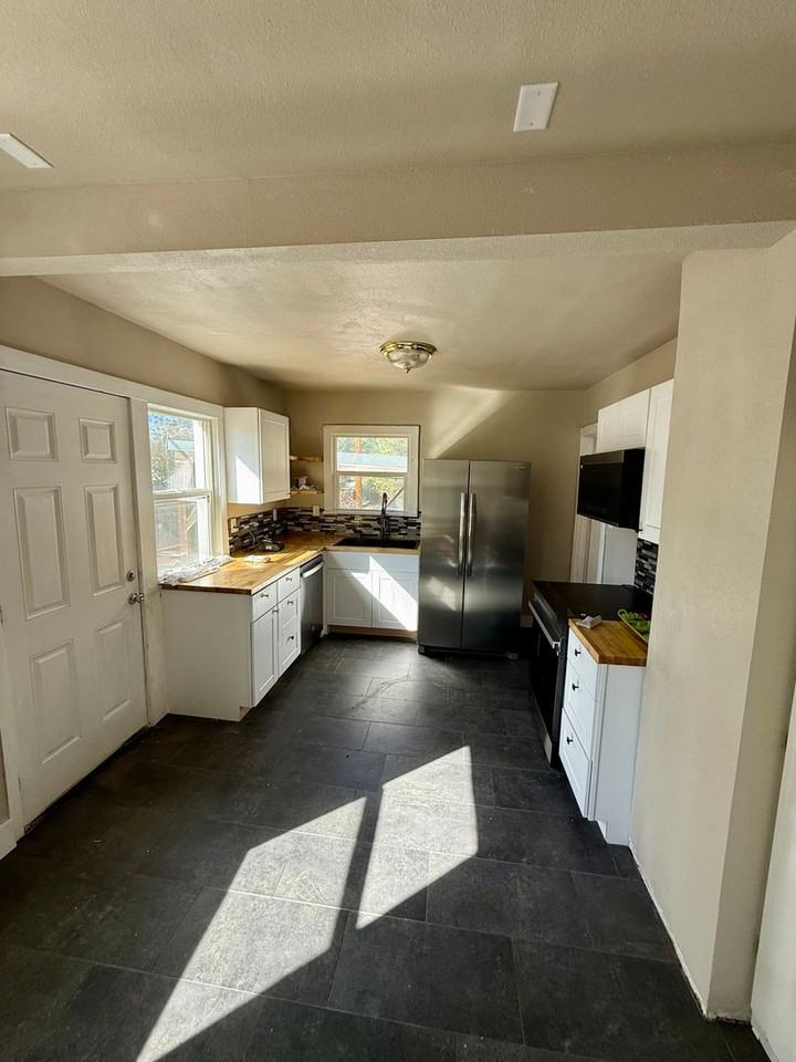 712 Mitchell St - Photo 6 of 14