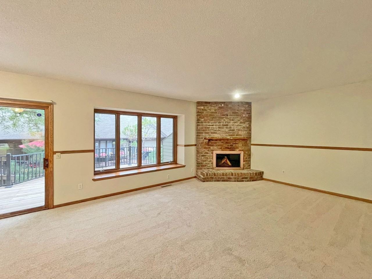 13329 Morgan Ave S - Photo 2 of 20