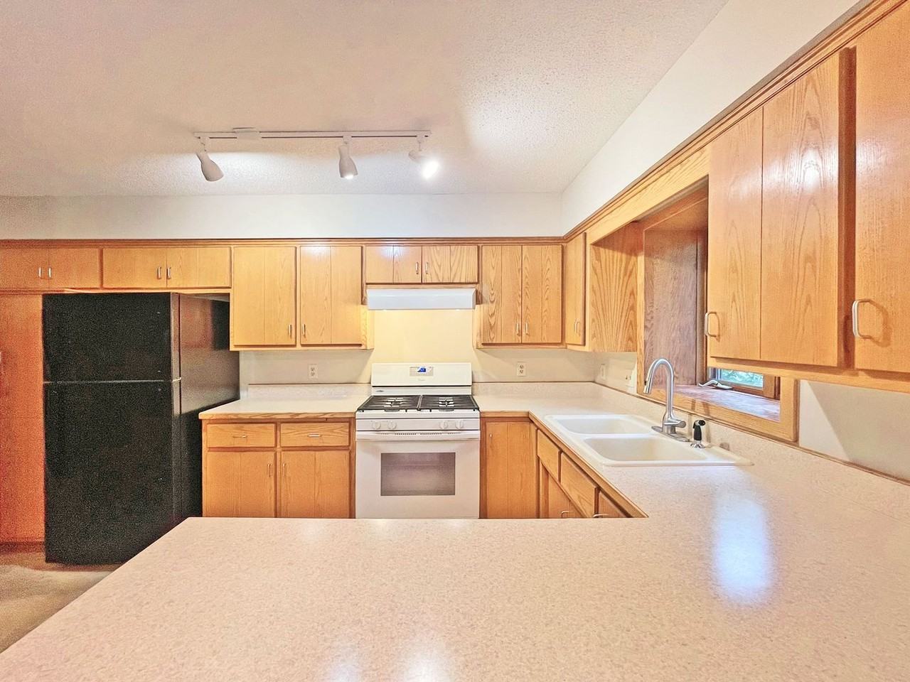13329 Morgan Ave S - Photo 4 of 20