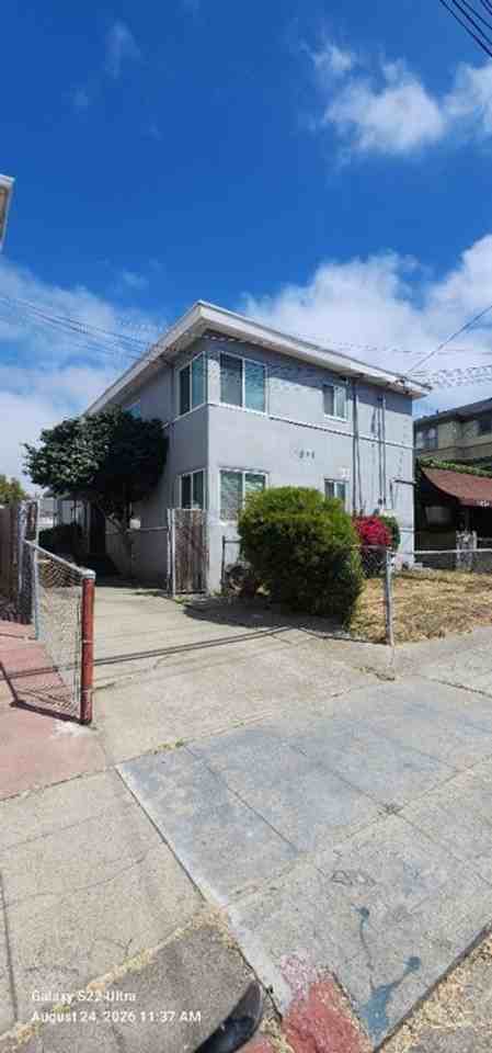 1871 Alcatraz Ave - Photo 2 of 12