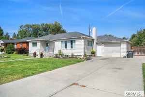 featured image of 1085 Syringa Dr